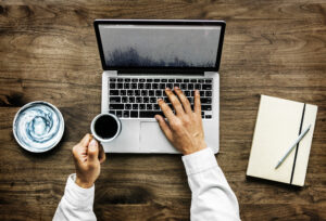 SEO für Bildungsinitiativen: Demokratiethemen erfolgreich im Netz platzieren